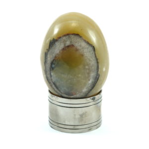 Huevo en fluorita arco iris