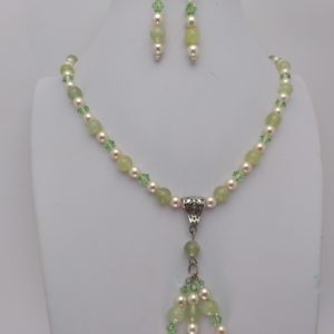 Collar en perlas y  jade nuevo"DISEÑO UNICO"