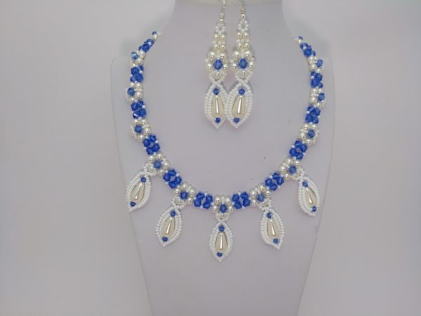 Collar Con Pendientes. &Quot;Elegantes&Quot;