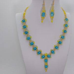 Collar para mujer en olivas facetadas