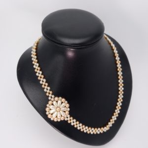 Collar de perlas con flor."BRILLANTE"