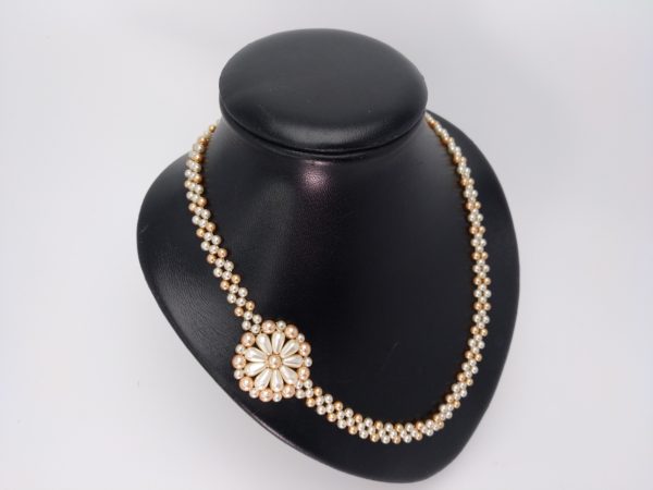 Collar De Perlas Con Flor.&Quot;Brillante&Quot;