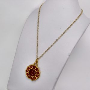 Colgante en agata corneola."ELEGANTE"
