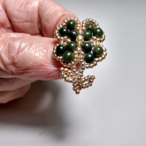 Broche elegante para mujer en jade."ELEGANTE"