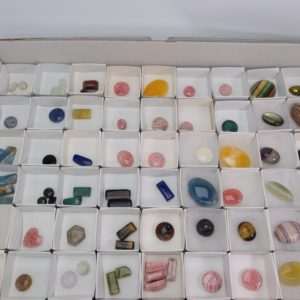 Lote de cabujones en piedra natural."BRILLANTES"