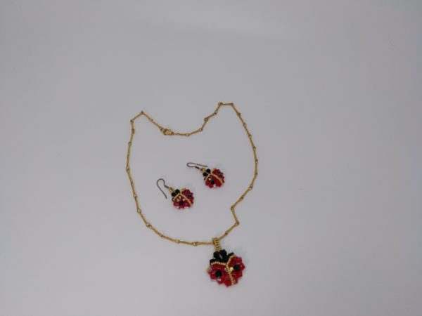 Collar Con Pendientes &Quot;Elegantes&Quot;