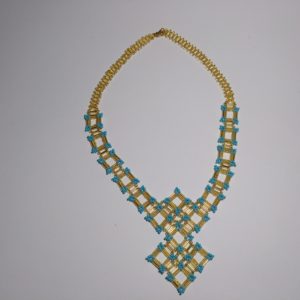 Collar con canutillos."BRILLANTE"