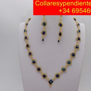 Collar y pendientes Blue Iris con perlas Cream y cierre dorado