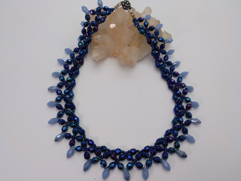 Collar hecho a mano facetados
